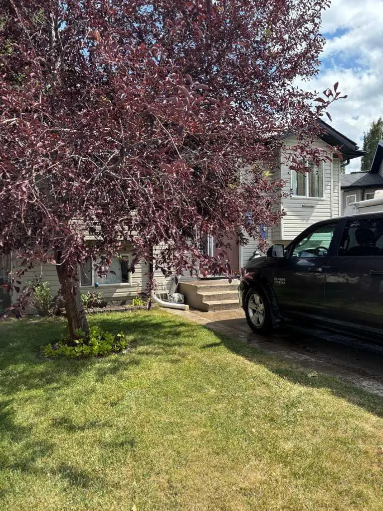 555 Blackfoot Manor W