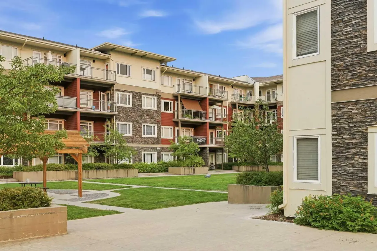 441, 11 Millrise Drive SW