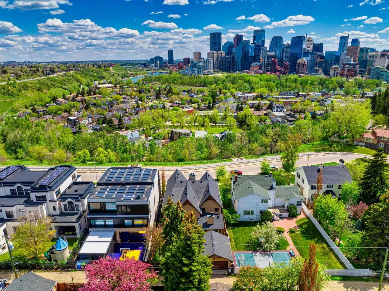 738 Crescent Road NW