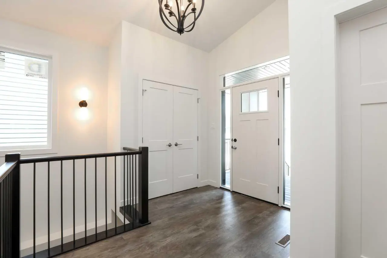 562 Malahat Green W