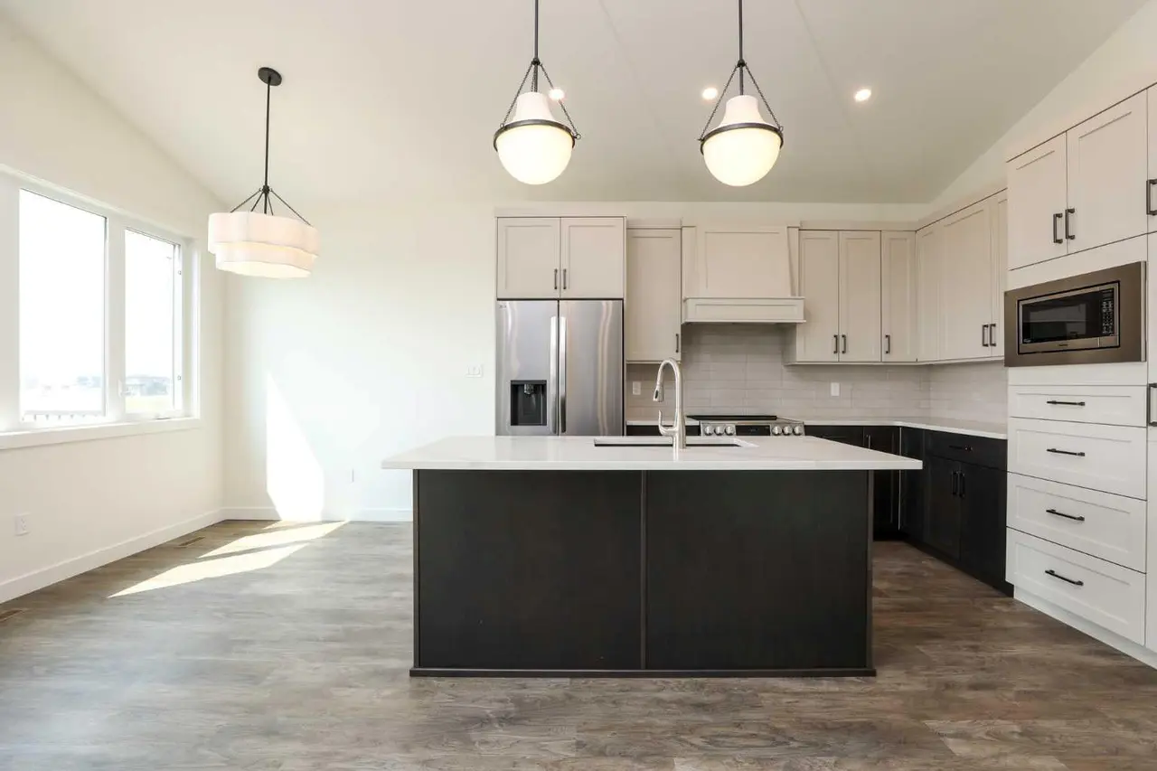 562 Malahat Green W