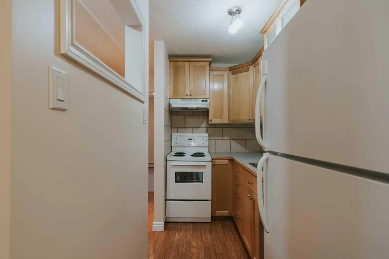 2, 222 Mayor Magrath Drive N
