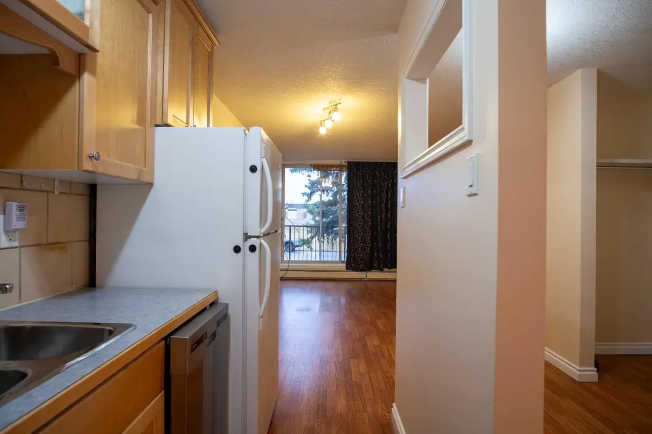 2, 222 Mayor Magrath Drive N