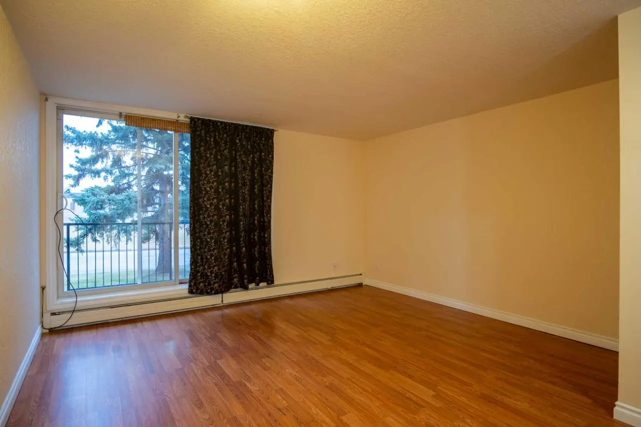 2, 222 Mayor Magrath Drive N