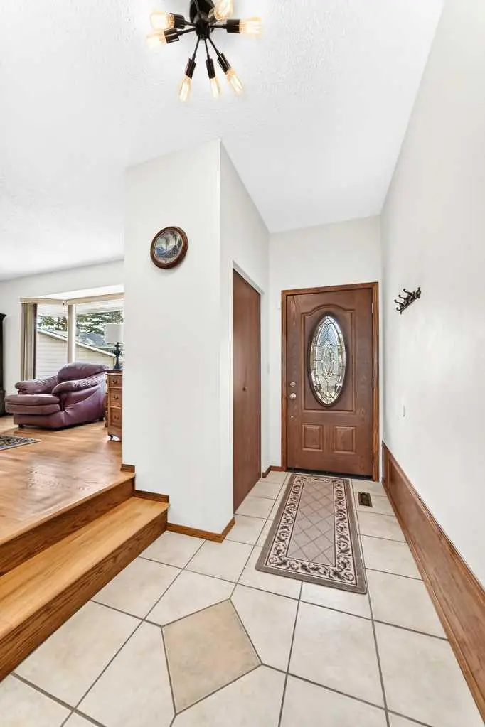 3 43 Avenue Close 