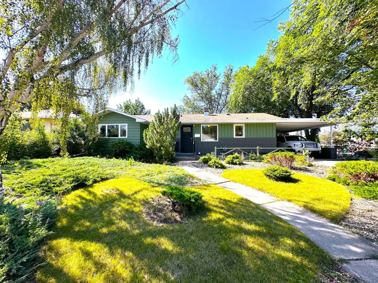 1806 13 Avenue S