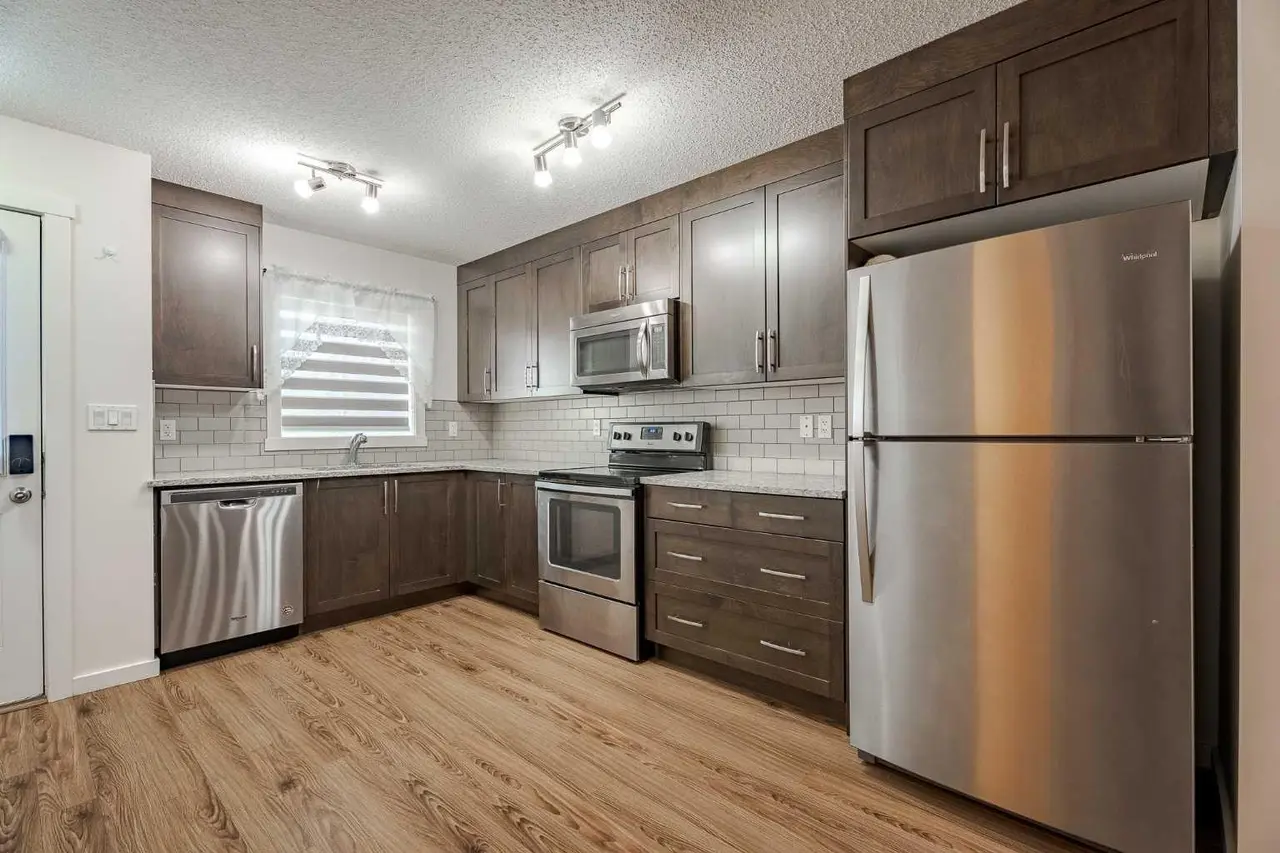 202, 2400 Ravenswood View SE
