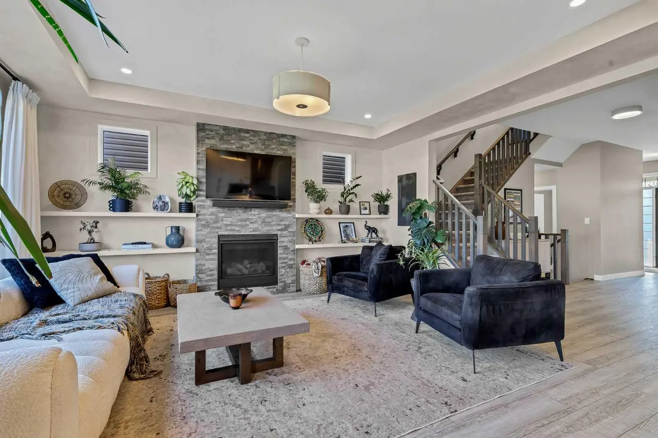208 Osborne Green SW