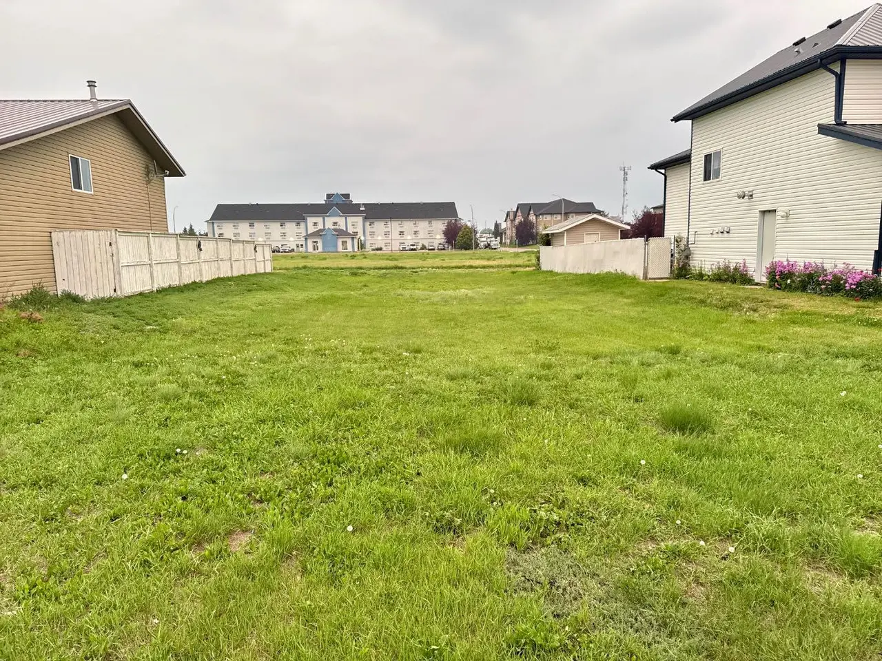 132 Upland Avenue W