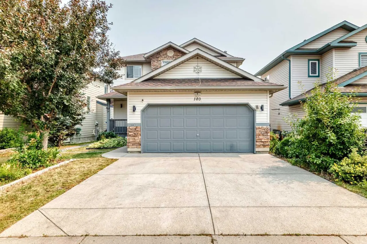 140 Fairways Drive NW