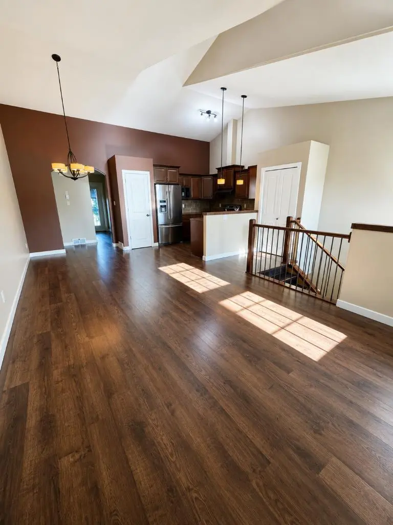 89 Lynx Road N