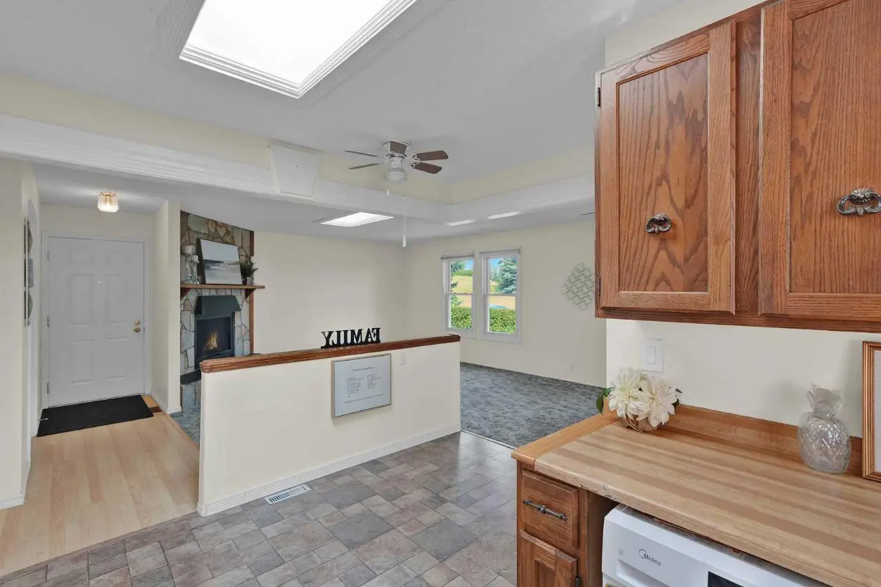 27 Bedridge Way NE