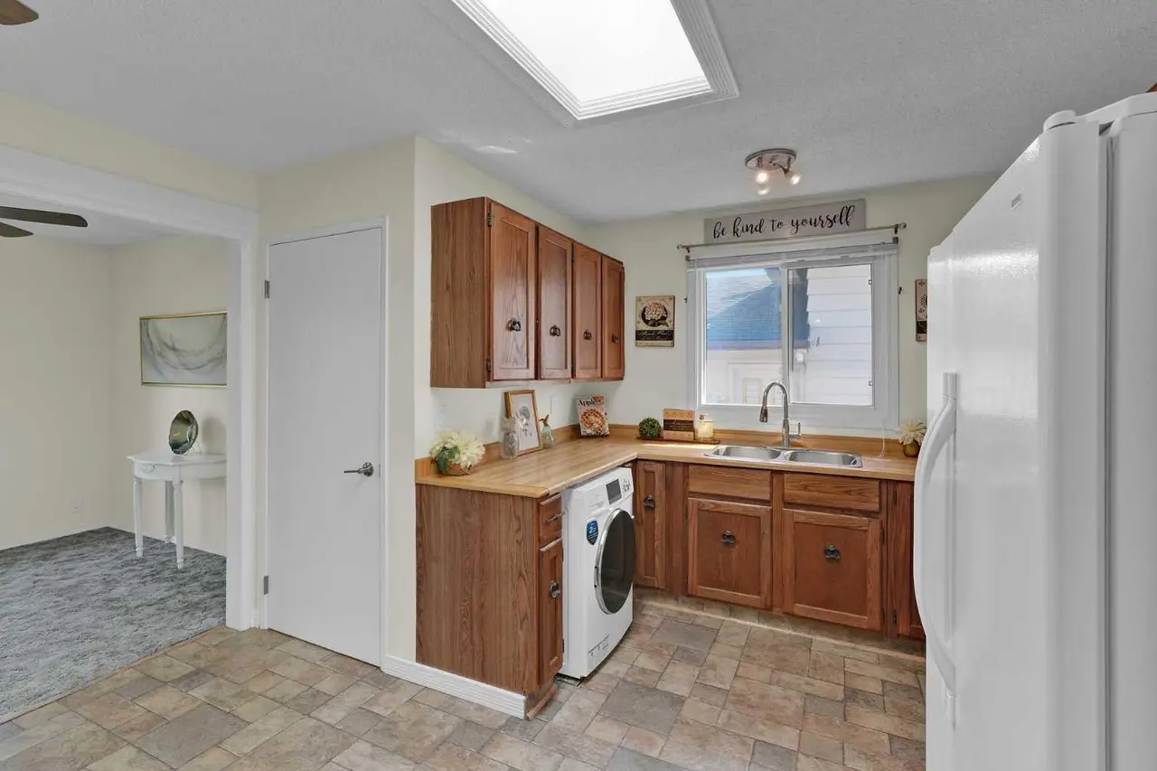 27 Bedridge Way NE
