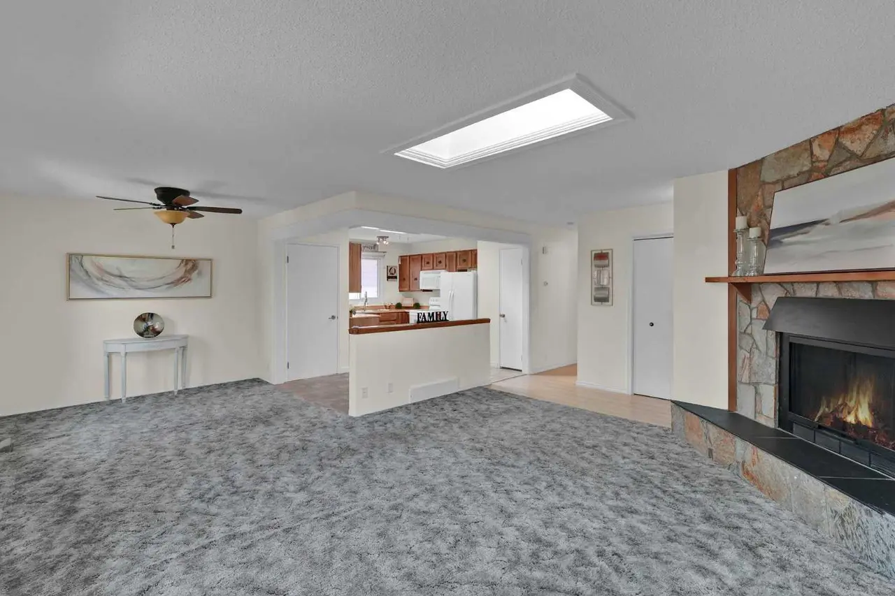 27 Bedridge Way NE