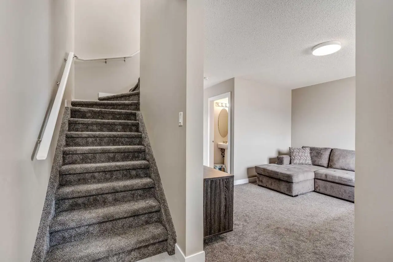 2, 237 Silkstone Road W