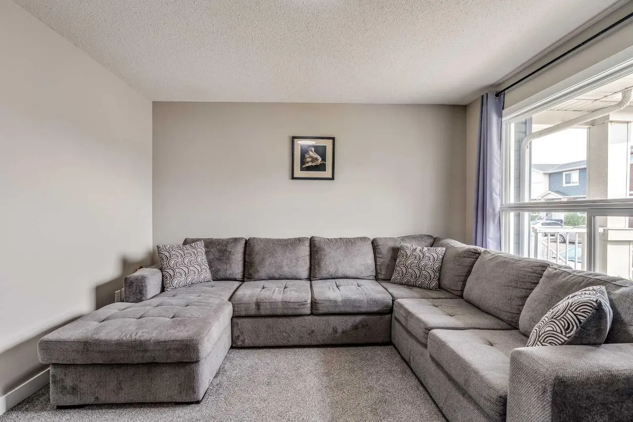 2, 237 Silkstone Road W