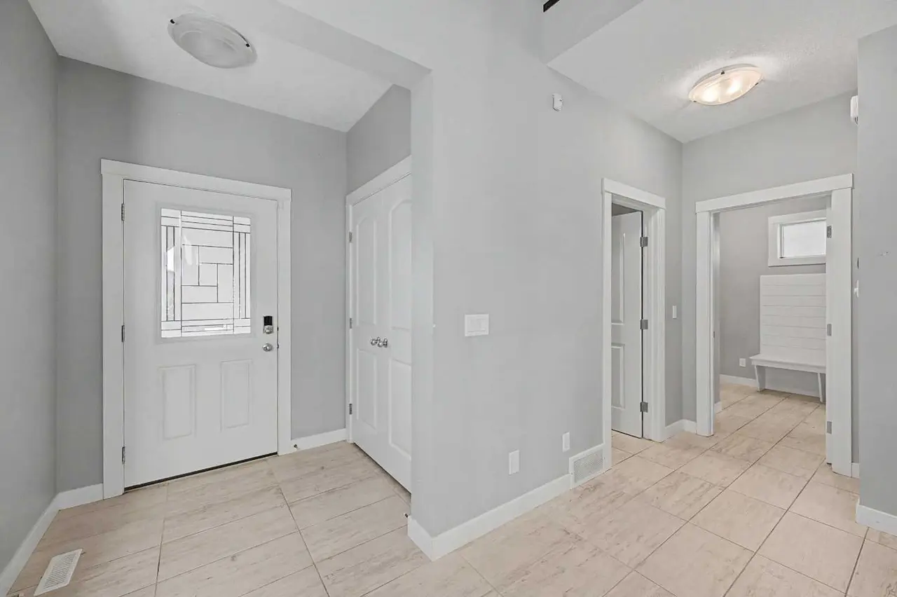 604 Midtown Place SW