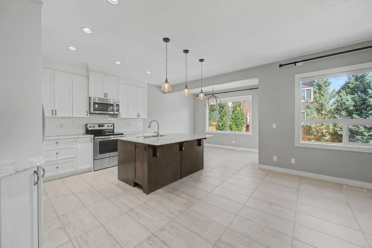 604 Midtown Place SW