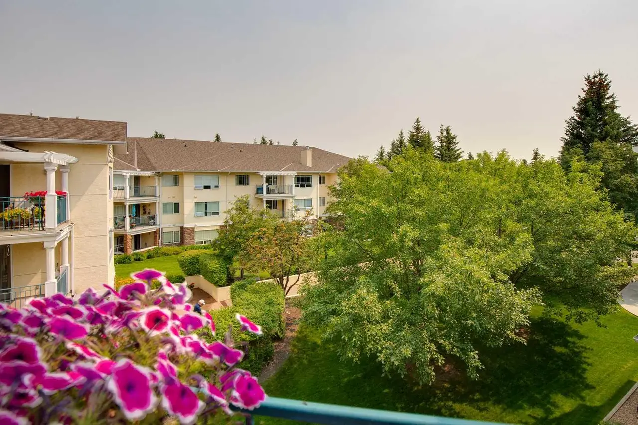 306, 2144 Paliswood Road SW