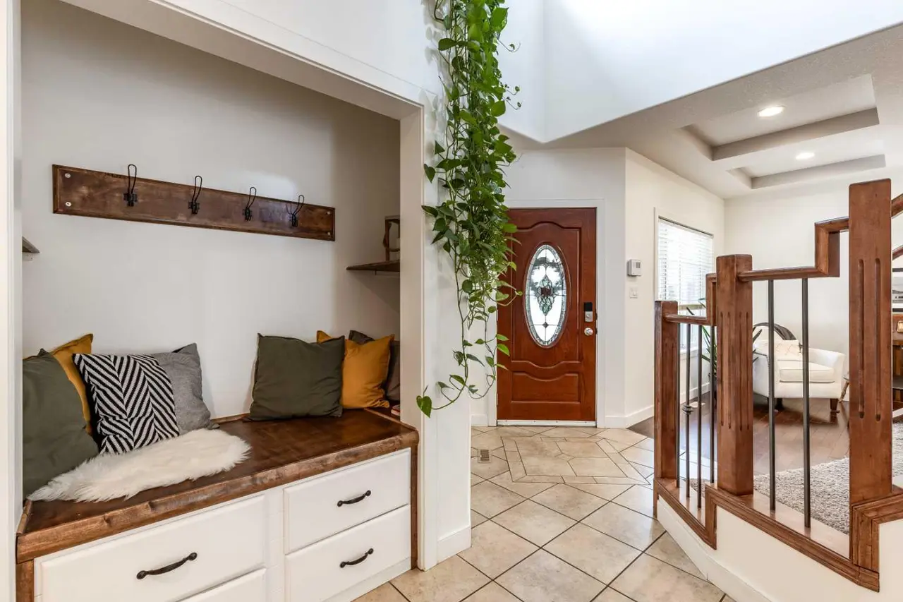 26 Ranchlands Way NE