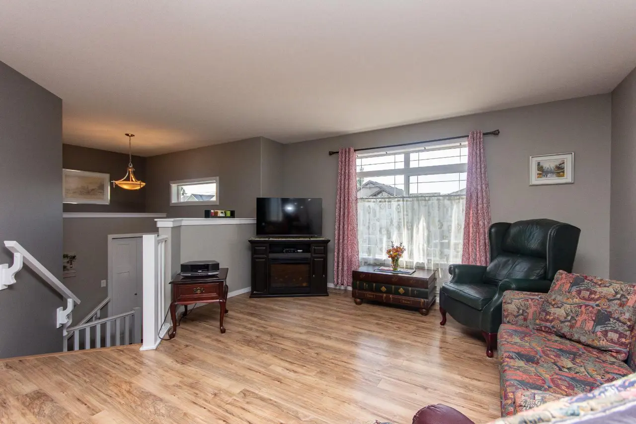146 Truant Crescent 