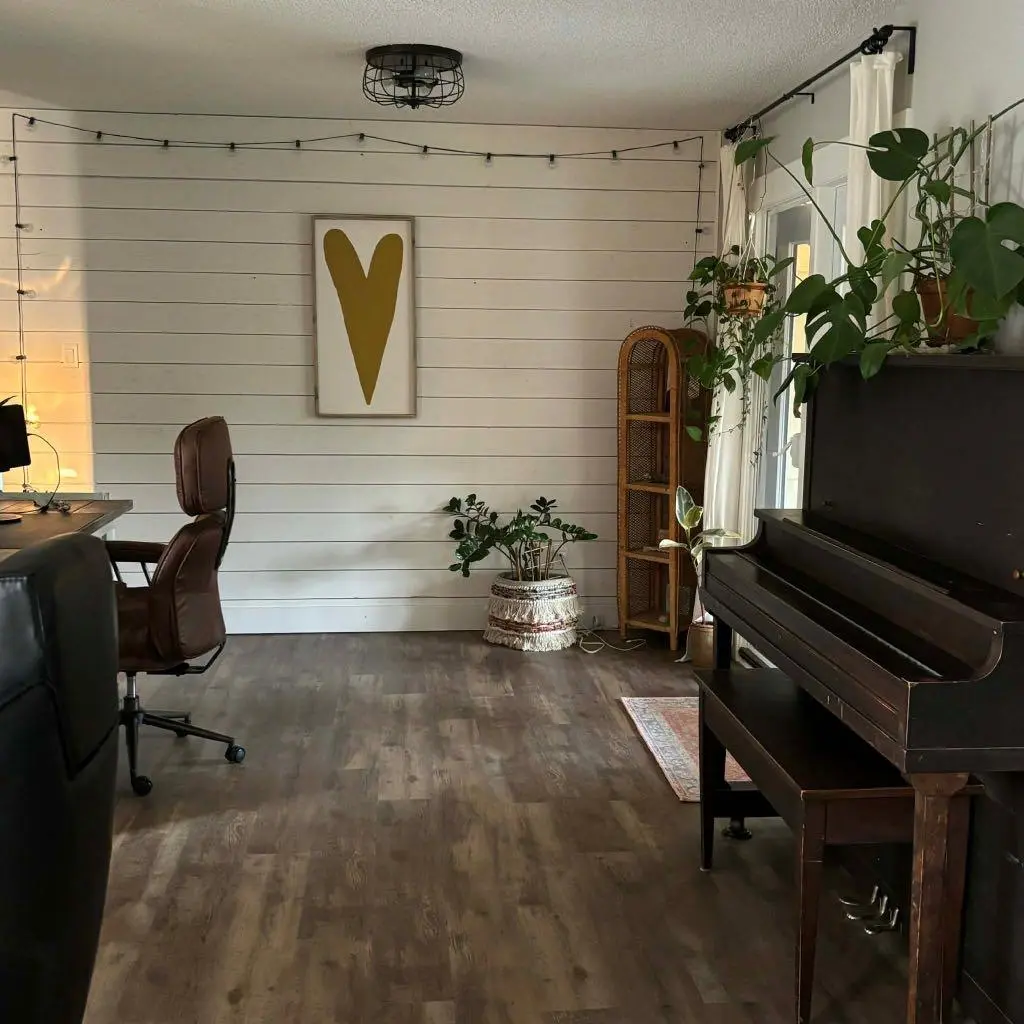 9827 105 Avenue 