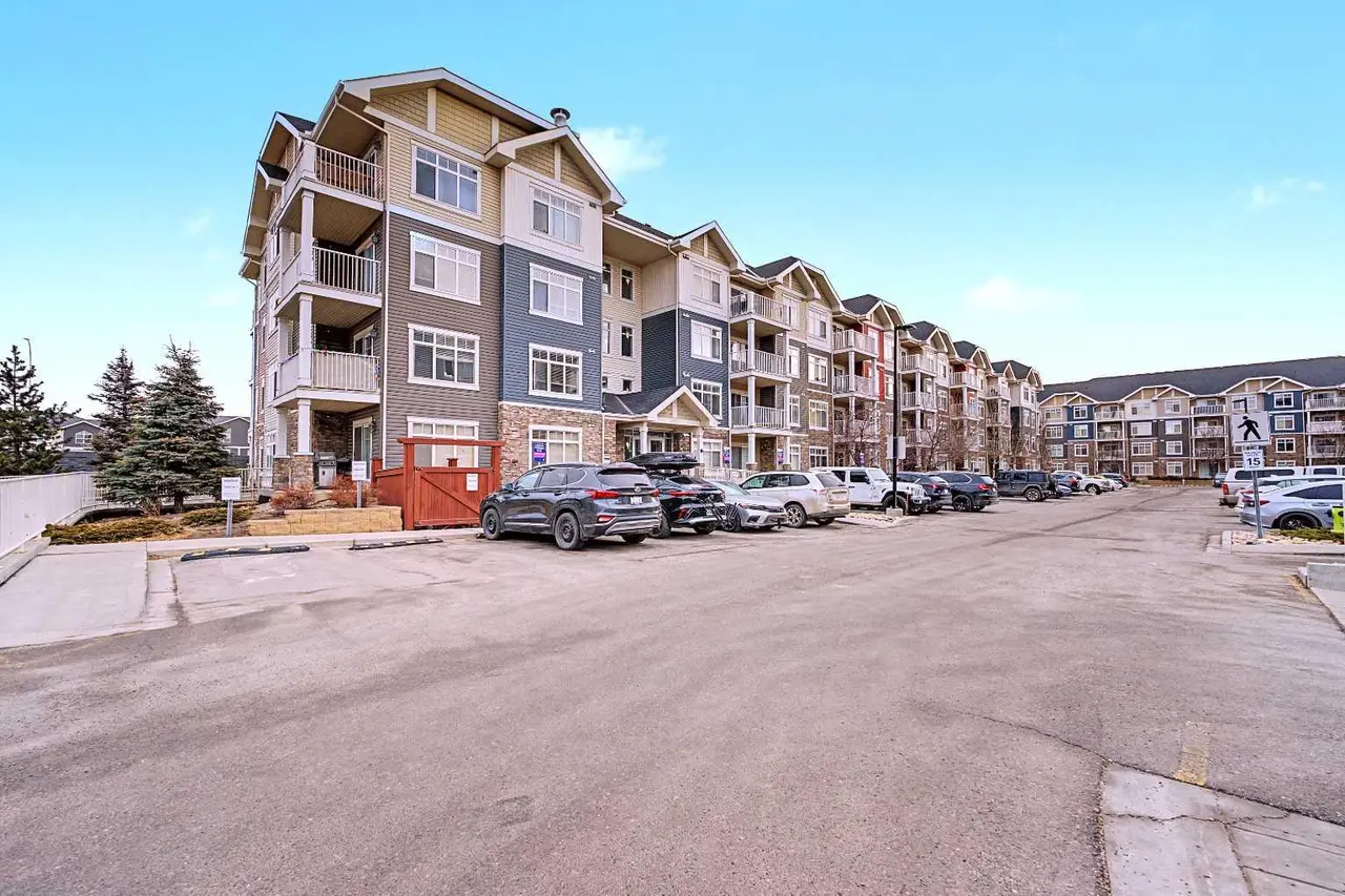 4408, 155 Skyview Ranch Way NE