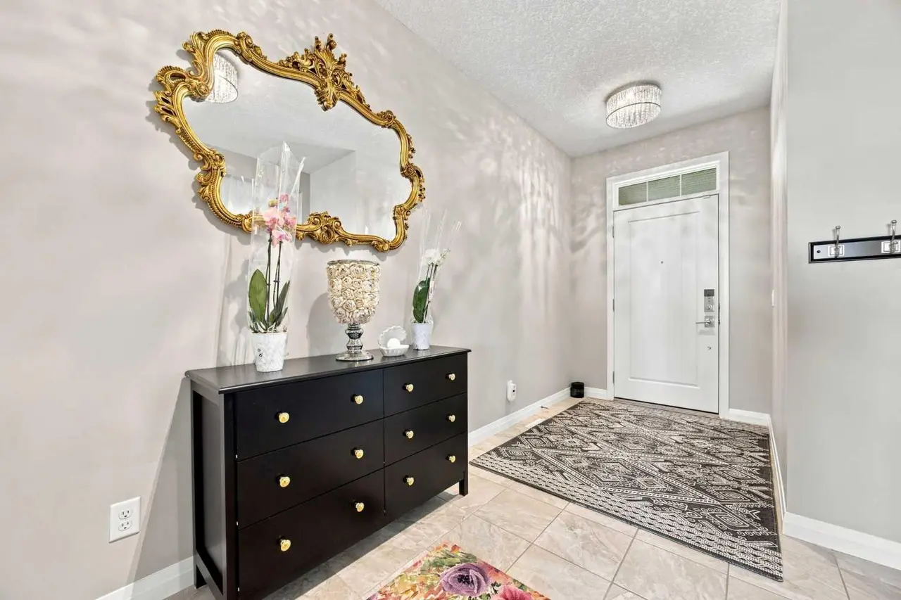 12 Masters Court SE
