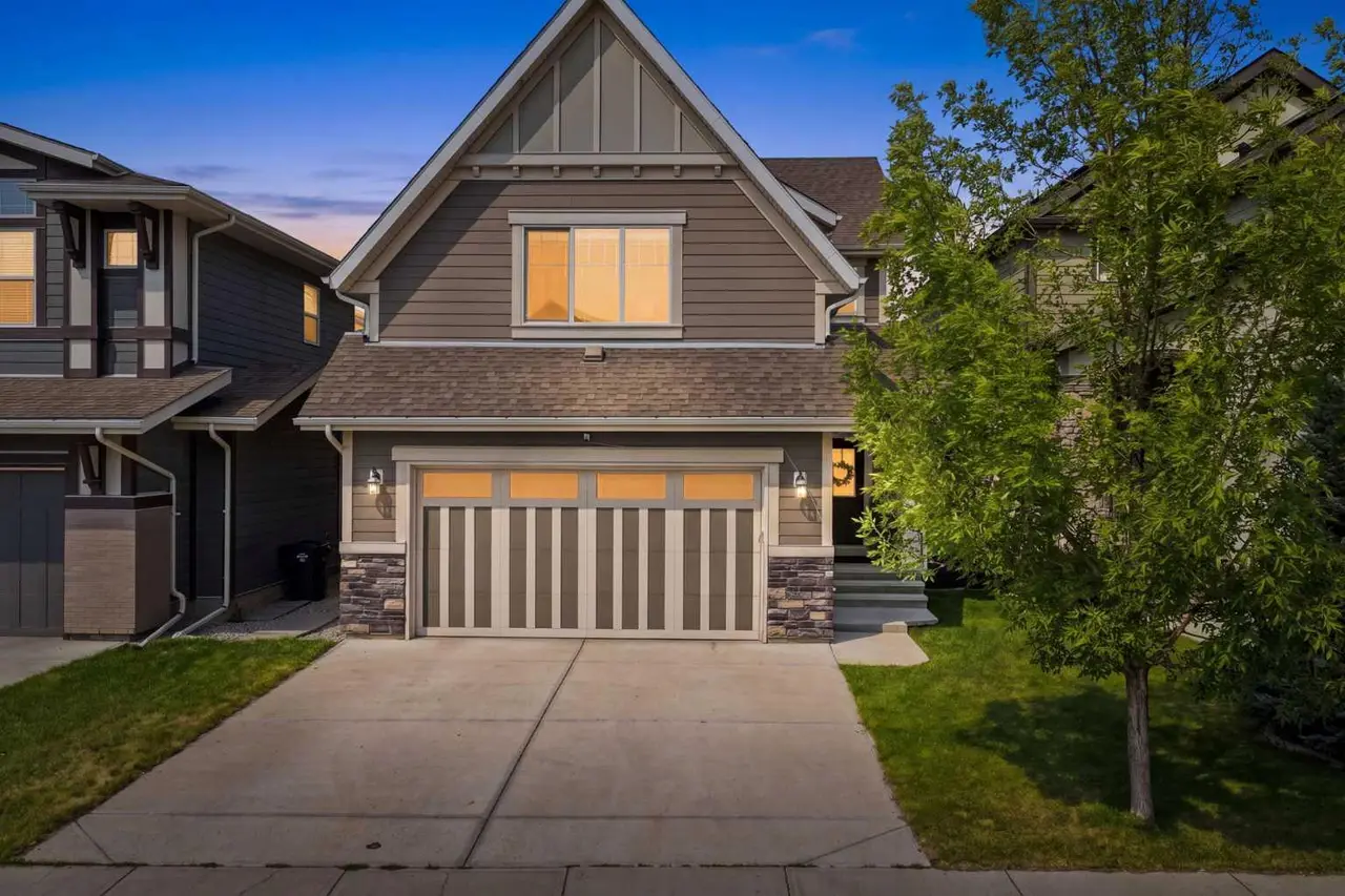 12 Masters Court SE