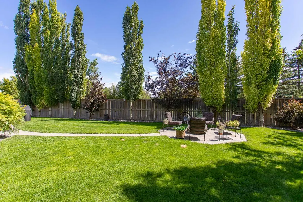 715 700 Ramage Close 