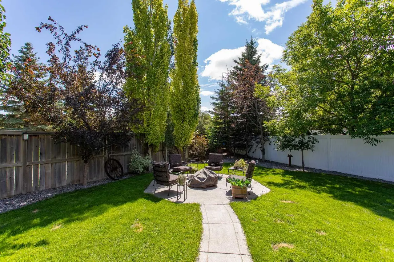 715 700 Ramage Close 
