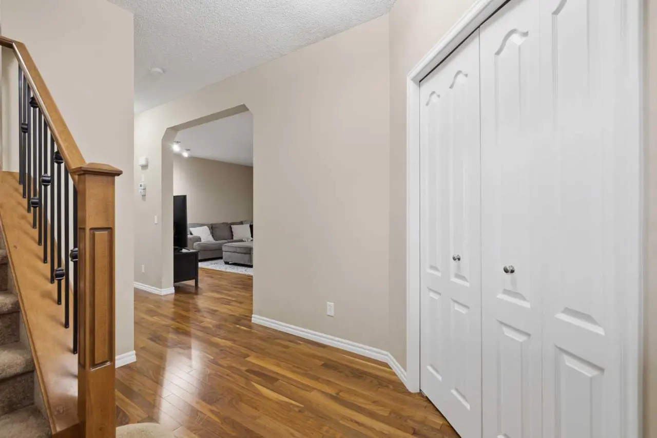107 Brightonstone Common SE
