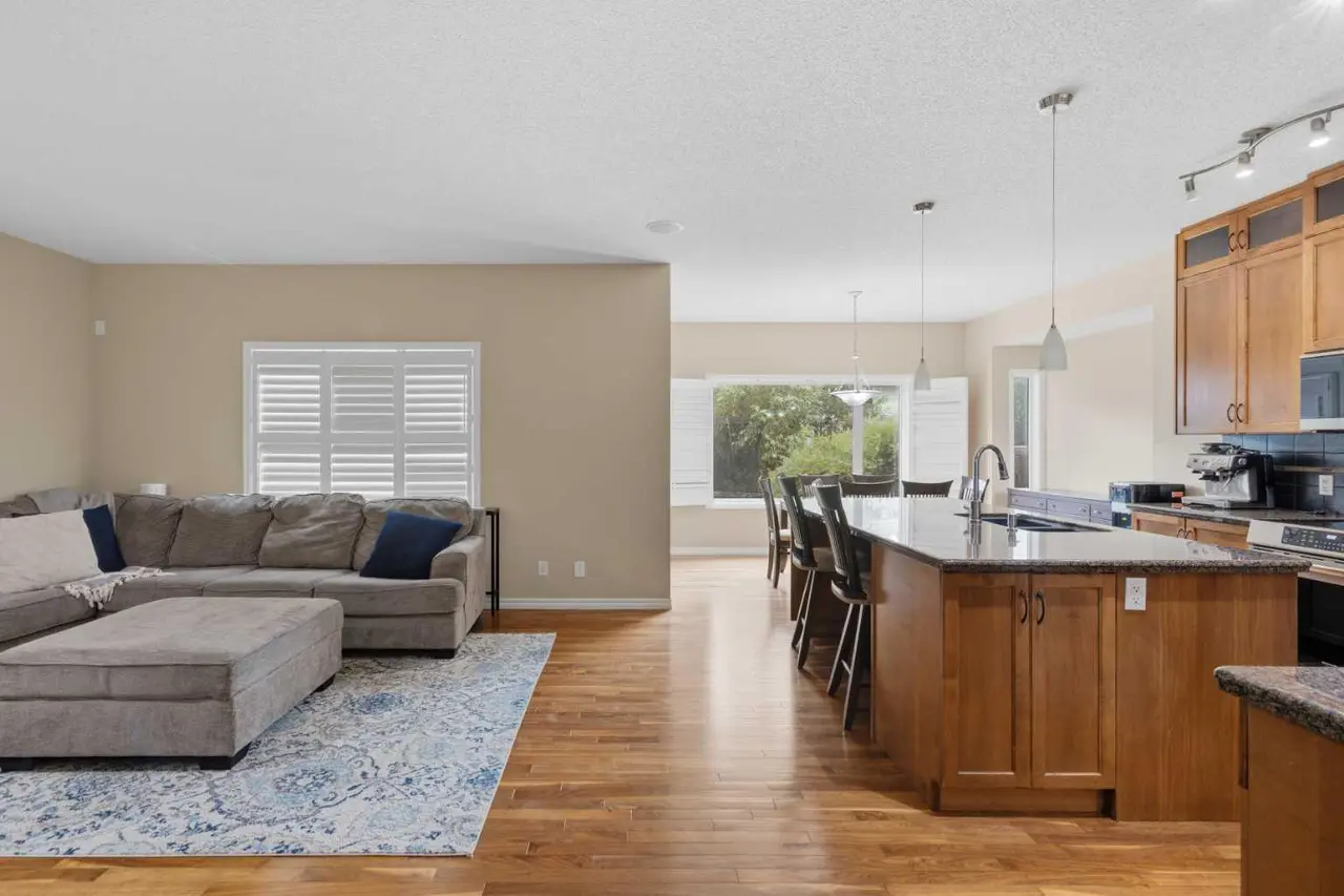 107 Brightonstone Common SE