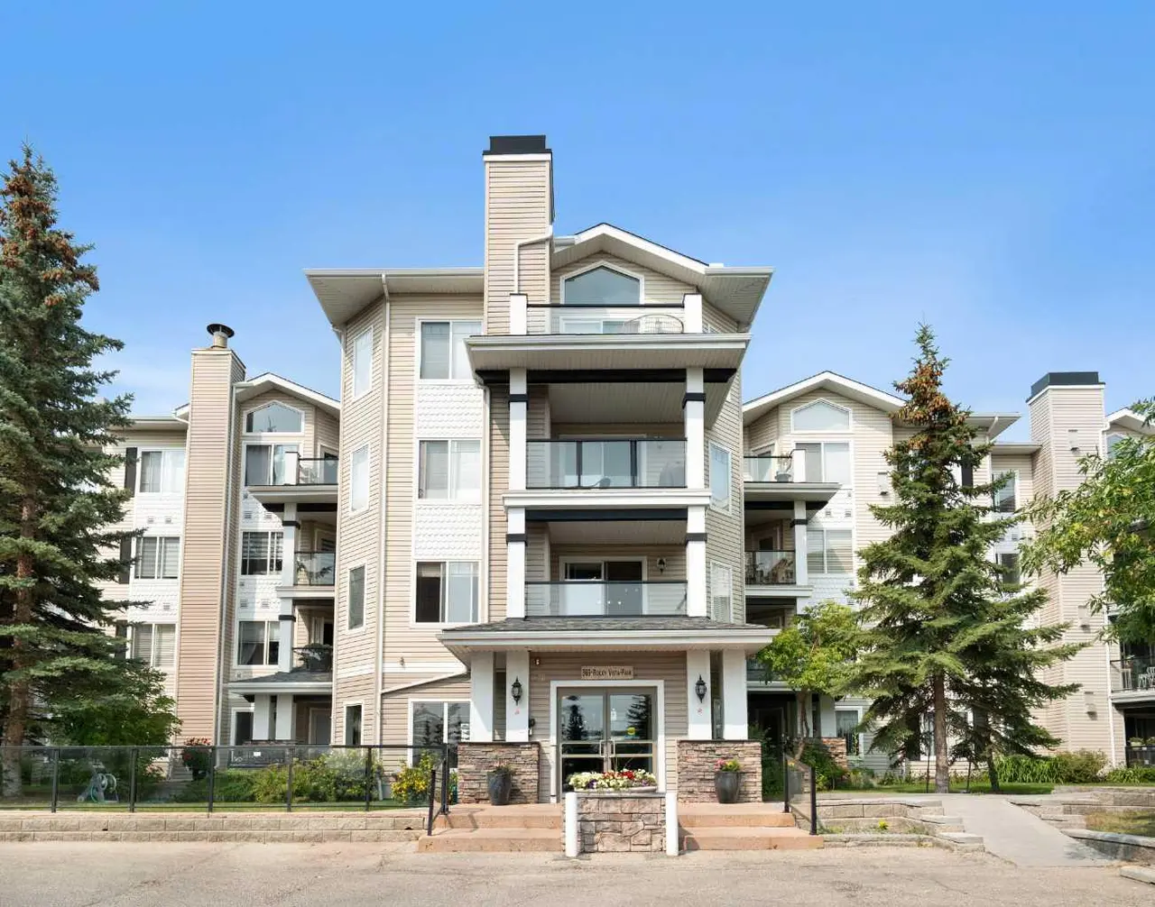 422, 369 Rocky Vista Park NW