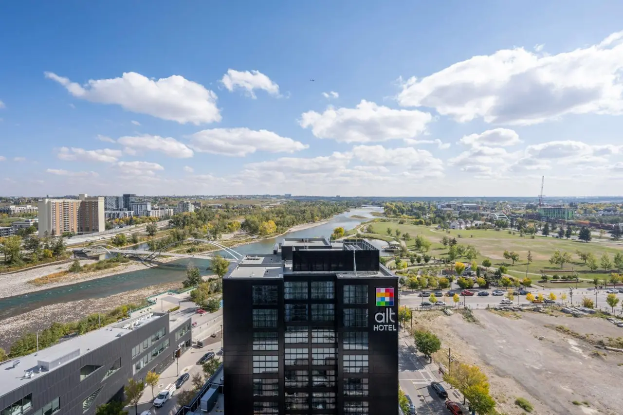 1605, 550 Riverfront Avenue SE