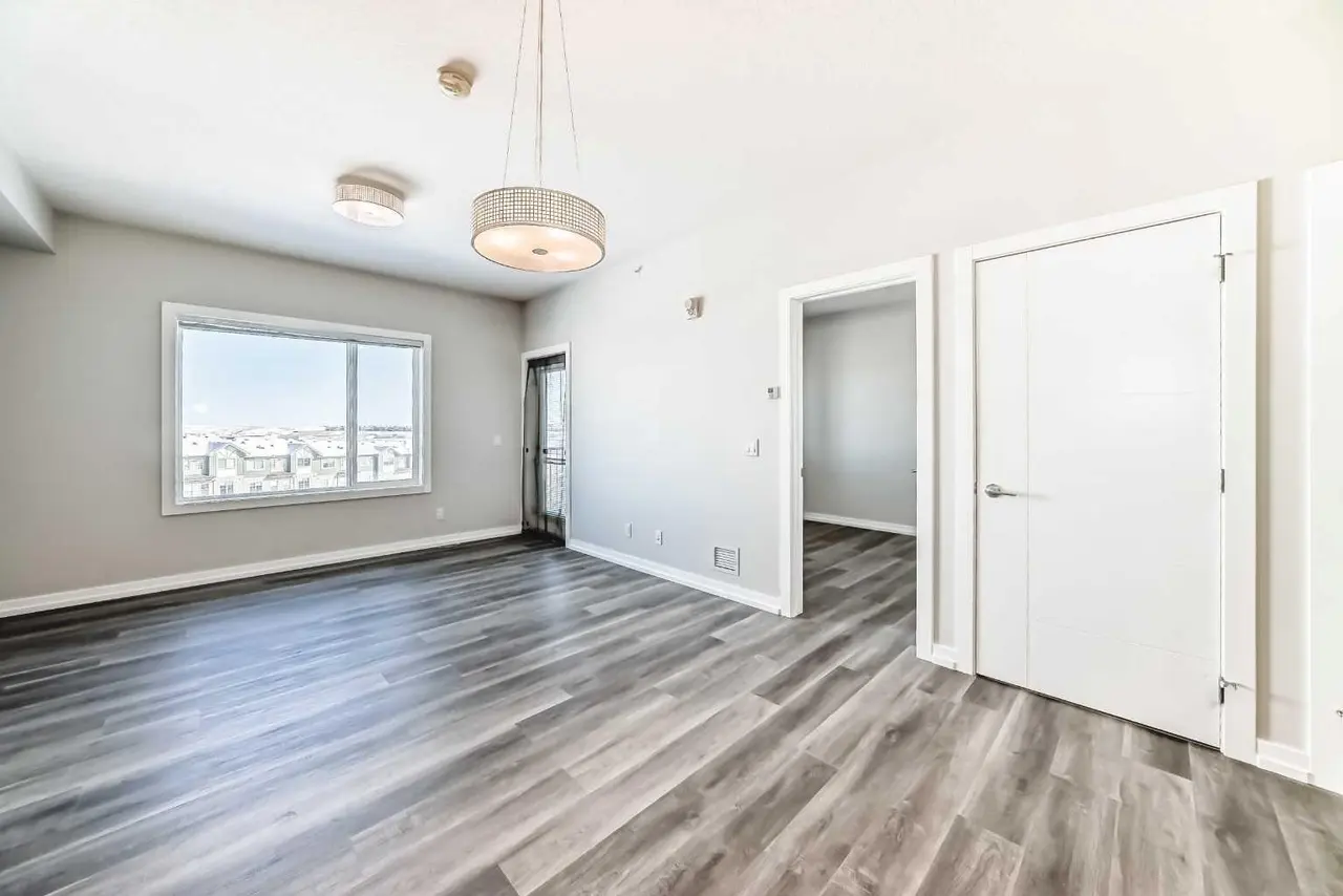 319, 24 Sage Hill Terrace NW