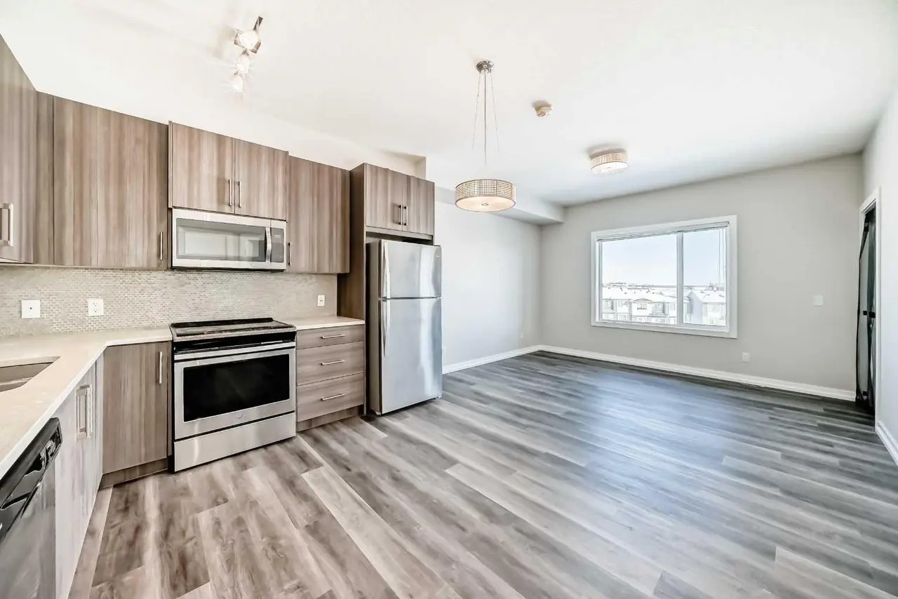 319, 24 Sage Hill Terrace NW