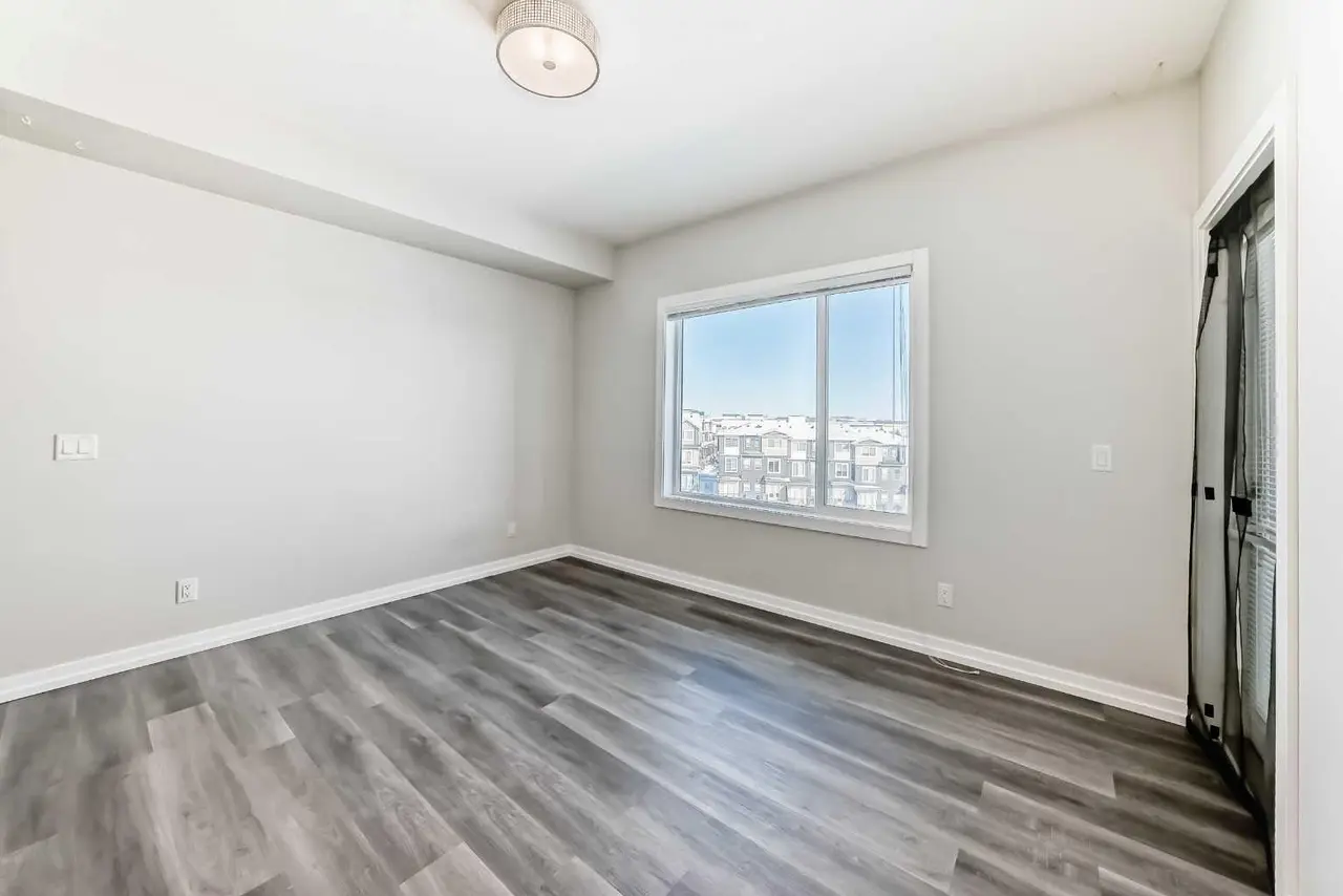 319, 24 Sage Hill Terrace NW