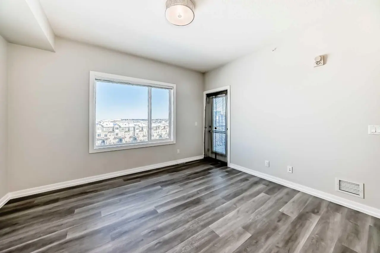 319, 24 Sage Hill Terrace NW