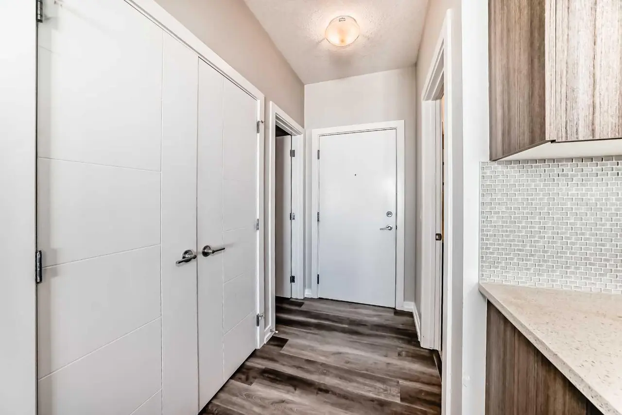 319, 24 Sage Hill Terrace NW