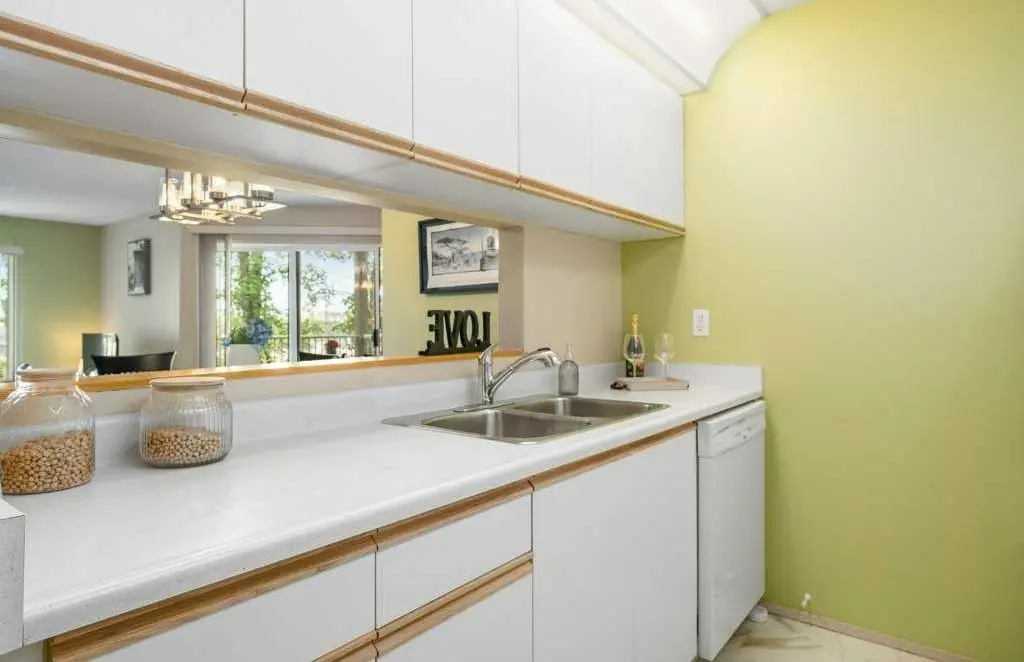202, 245 Red Deer Drive SW