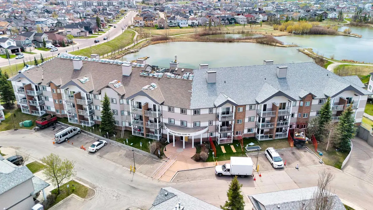 218, 92 Saddletree Court NE