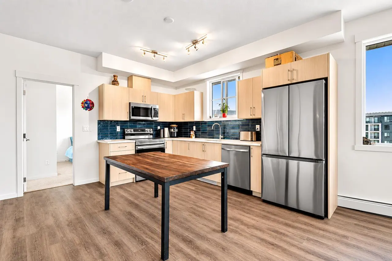 2401, 740 Legacy Village Road SE