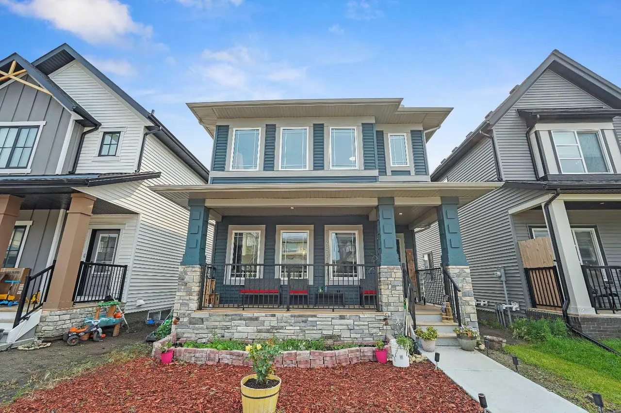 2320 Lancaster Heights SE