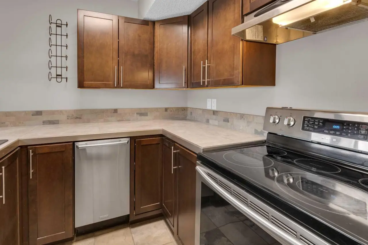 1808, 2520 Palliser Drive SW