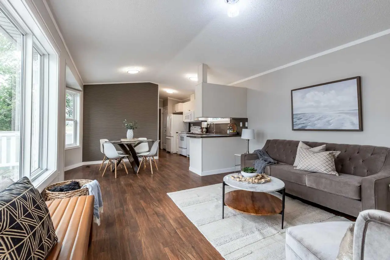 48 Chartwell Place SE