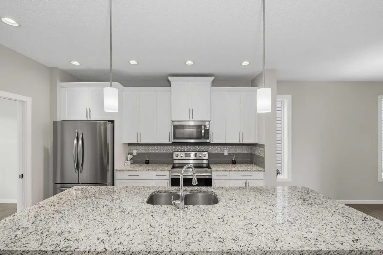 75 Legacy Glen Row SE