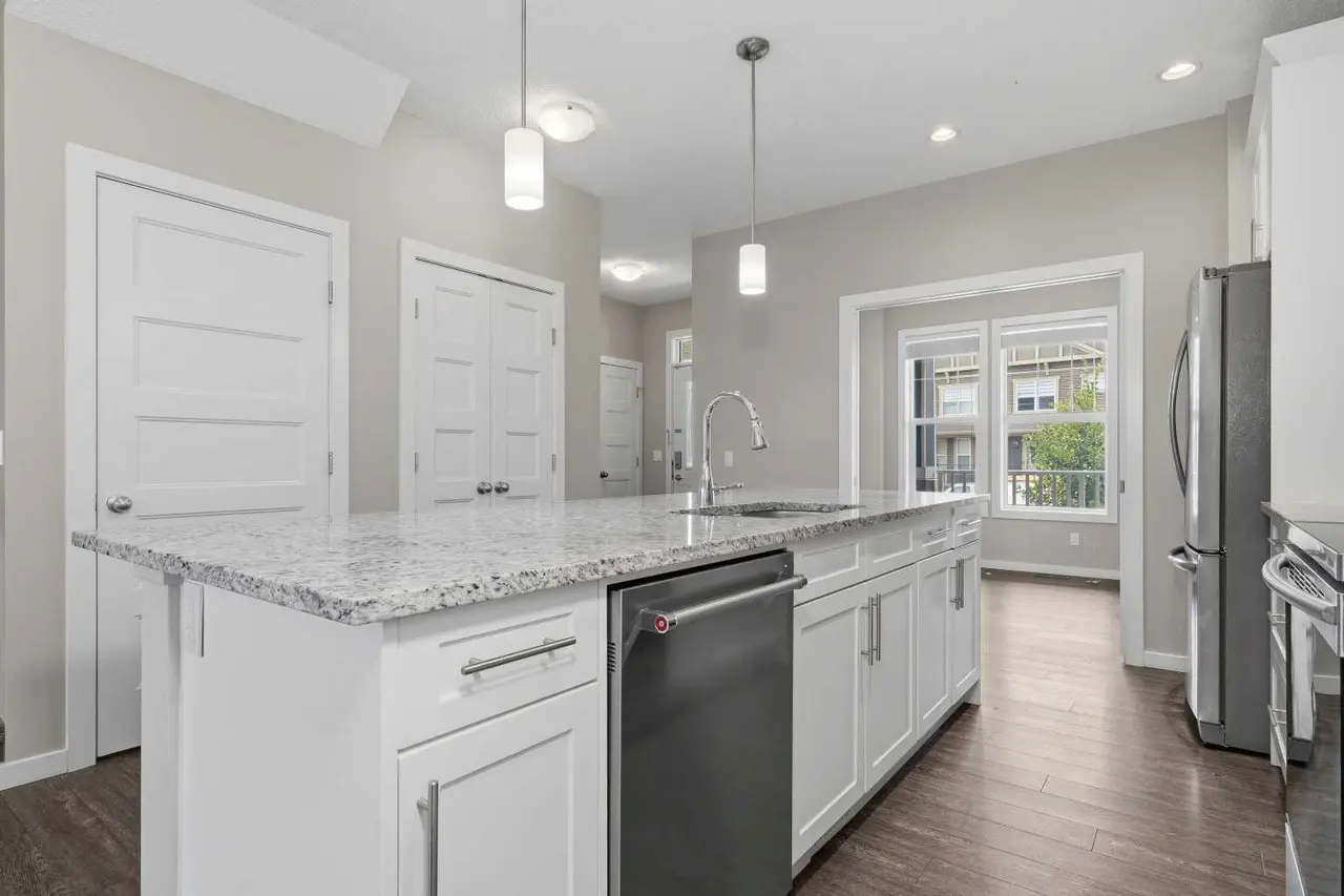 75 Legacy Glen Row SE