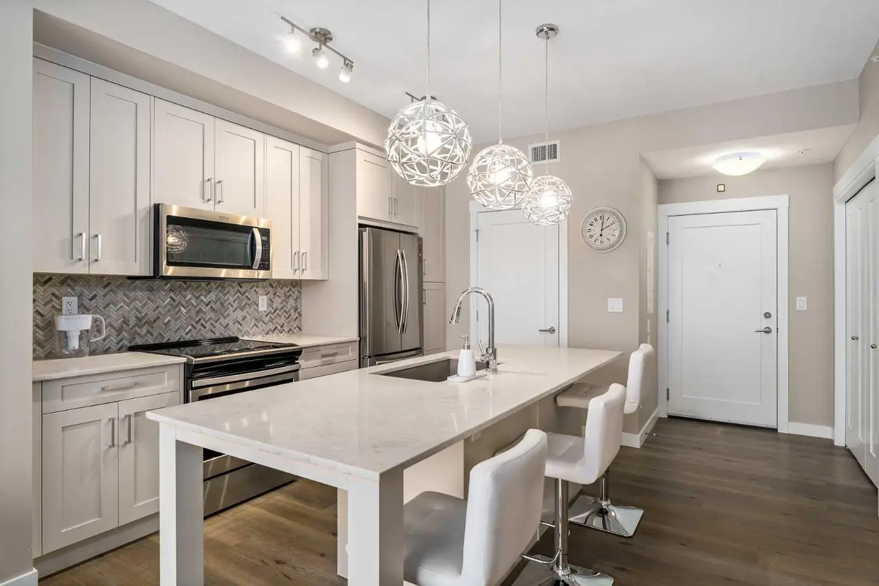 410, 35 Walgrove Walk SE