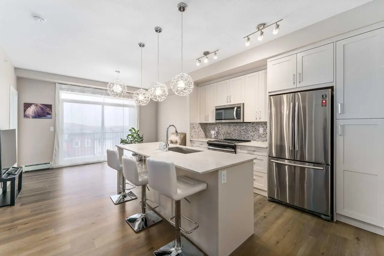 410, 35 Walgrove Walk SE